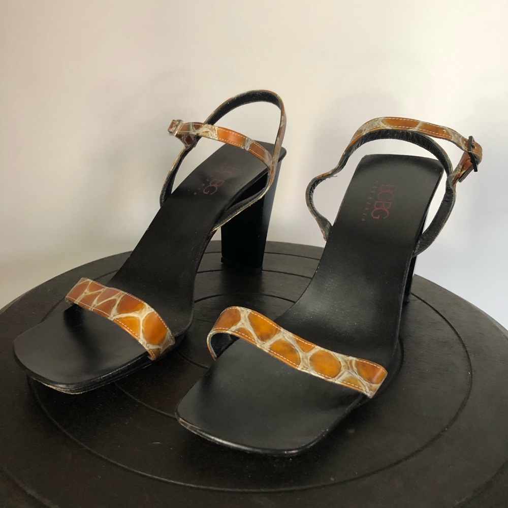 BCBG Max Azria Leather Heels 8B